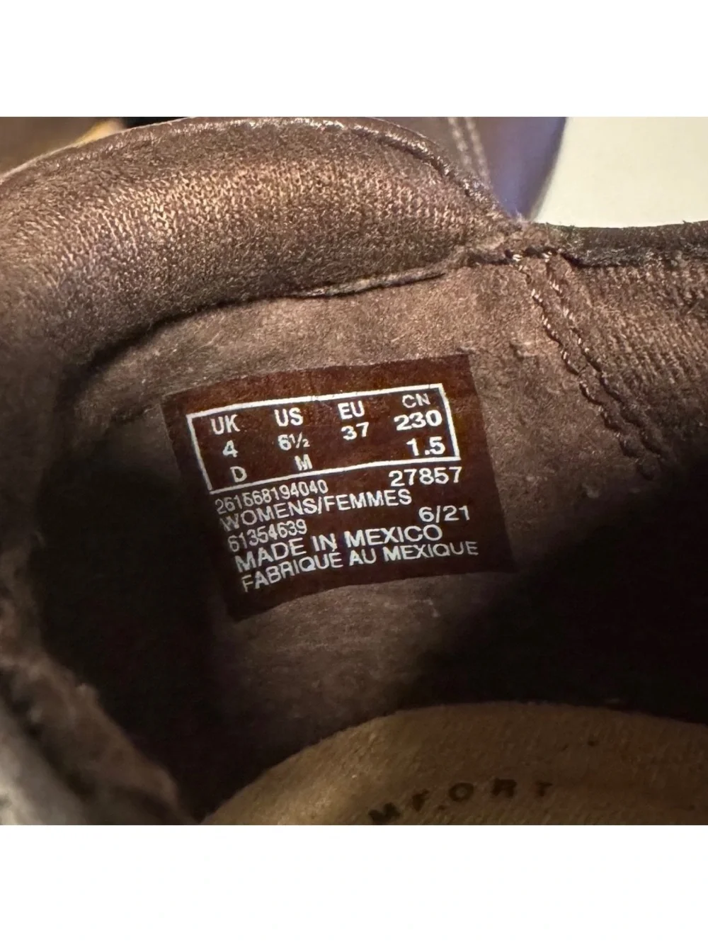 Clarks brown pebbled leather comfort loafers side elastic gore button tab US 6.5